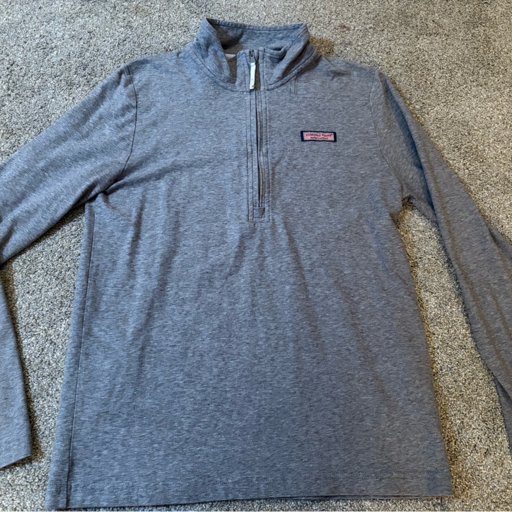 Vineyard Vines 1/4 zip pullover. EUC!